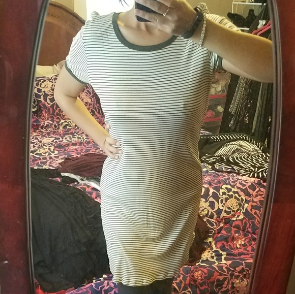Hunter green & cream striped t shirt dress - Picture 3 of 4